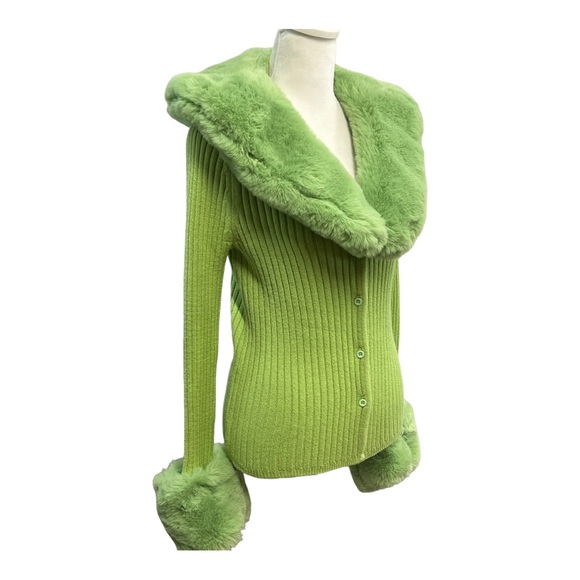 🎈SOLD HOUSE OF SUNNY Lime ribbed cardigan with faux fur cuffs and collar 4 - Picture 7 of 16